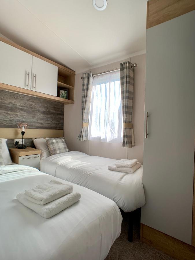 Rydal 13 Hotel Flookburgh Bagian luar foto
